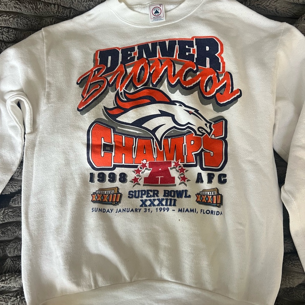 Vintage - Delta White Denver Broncos Champs Miami Crewneck Sweater